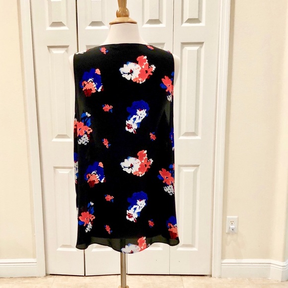 SOLD Vince Camuto V-Neck Drape Front High-Low Top - Picture 7 of 8